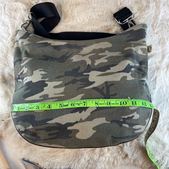 EUC Koala Kanvas Camo Crossbody Purse Messanger Bag - Picture 7 of 9